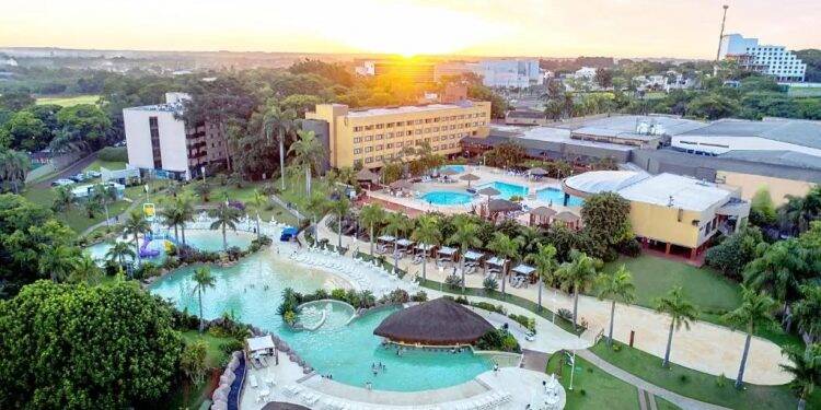 Rede Mabu oferece vagas de trabalho para hotelaria e parque aquático