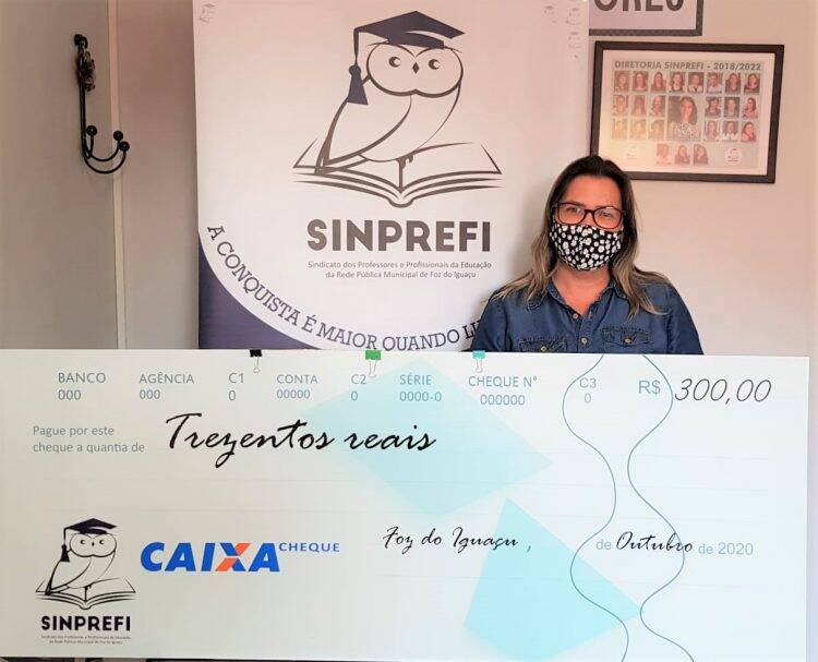 Sindicato dos Profissionais da Educação Municipal de Foz repassa r$ 30 mil em cheques para filiados