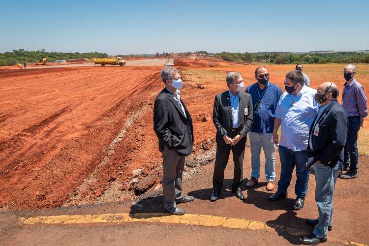 Diretores de Itaipu acompanham andamento de obras estruturantes financiadas pela empresa em Foz