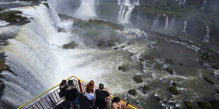 Parque abrirá uma hora mais tarde no domingo, 15 de novembro
