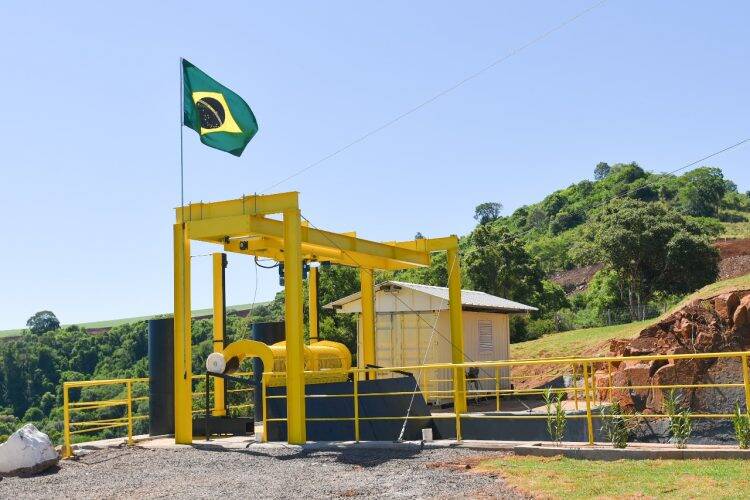 Em mais uma visita ao Paraná, Bolsonaro assina pacote de obras financiadas pela Itaipu