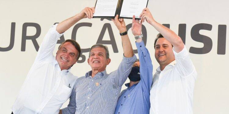 Em mais uma visita ao Paraná, Bolsonaro assina pacote de obras financiadas pela Itaipu
