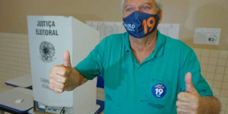 Paulo Mac Donald (Podemos) votou no Colégio Militar