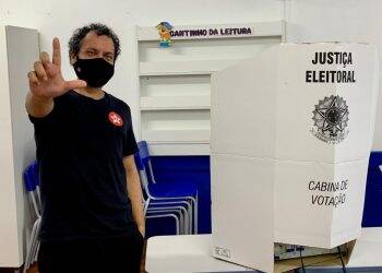 Ranieri Marchioro (PRTB) votou na Escola Municipal Professora Elenice Milhorança