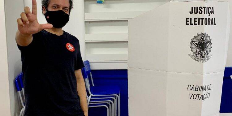 Ranieri Marchioro (PRTB) votou na Escola Municipal Professora Elenice Milhorança