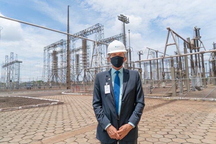 General Silva e Luna faz primeira visita à subestação de Furnas, em Foz do Iguaçu