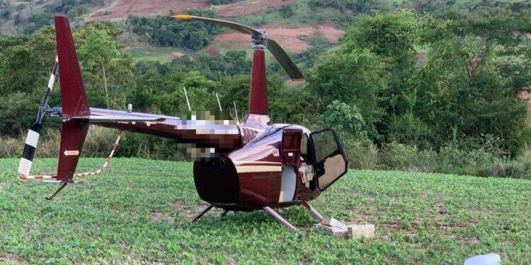 Helicóptero é apreendido com quase 500kg de cocaína no Paraná