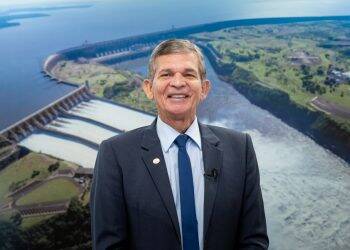 General Silva e Luna recebe título de Cidadão Honorário de Foz