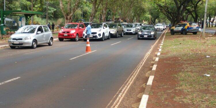 Blitz exclusiva para carros estrangeiros apreende 32 veículos irregulares