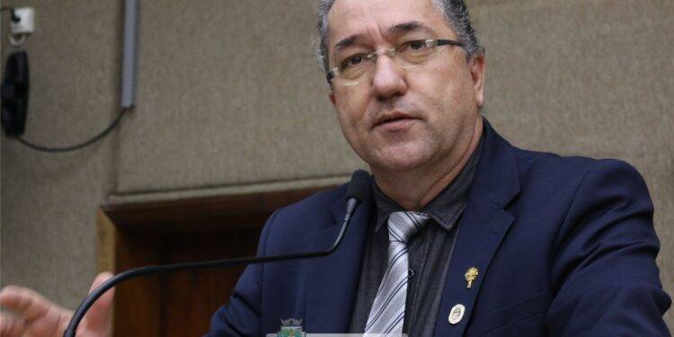 Celino Fertrin pede estudo para isenção ou redução de IPTU do próximo ano