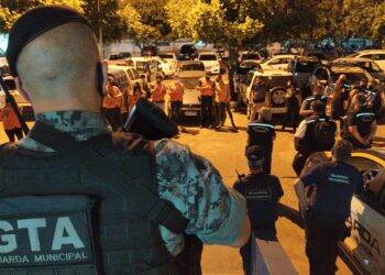 Fiscalização flagra duas festas familiares com mais de 150 pessoas em Foz