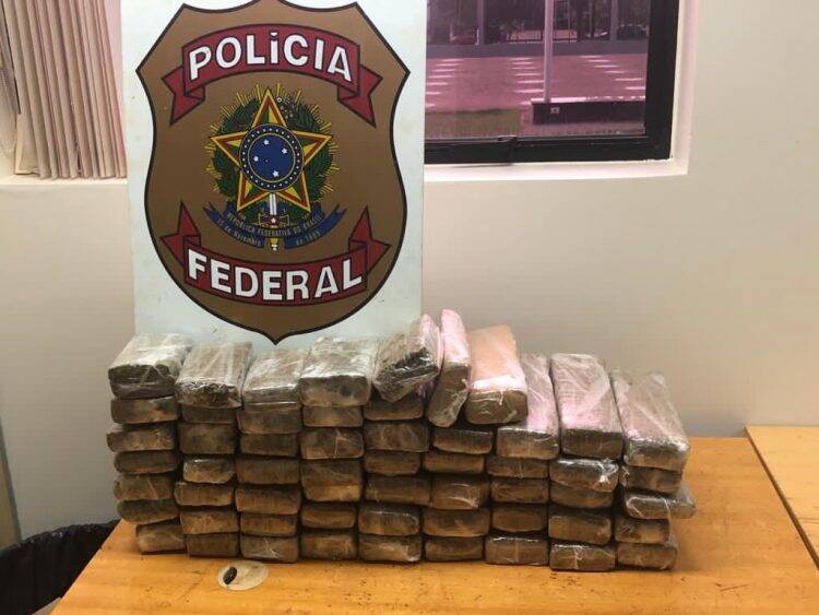Polícia Federal prende três homens em flagrante por tráfico de drogas em Foz