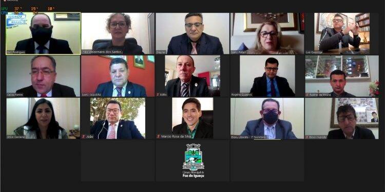 Vereadores decidem congelar valor do orçamento da Câmara de Foz para 2021