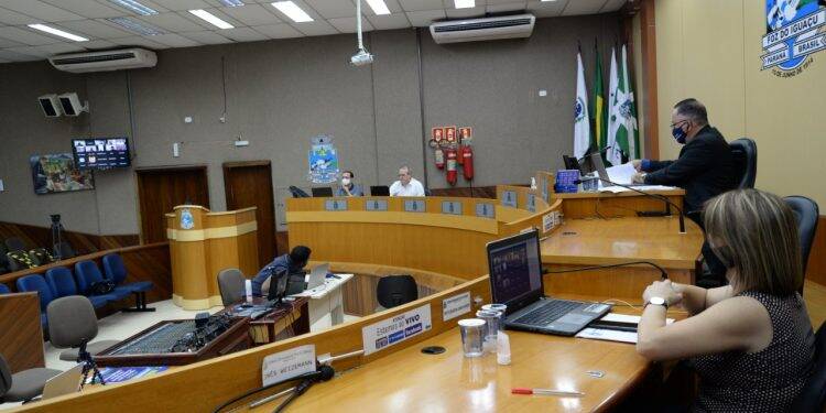 Saúde e educação mantêm maiores orçamentos para 2021