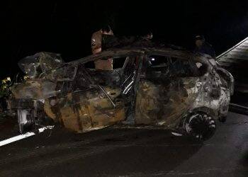 Realeza: homem mata mulher em boate e na fuga bate o carro e morre carbonizado