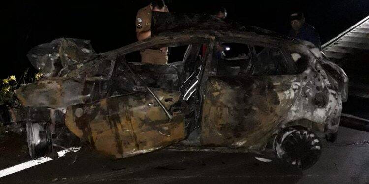 Realeza: homem mata mulher em boate e na fuga bate o carro e morre carbonizado