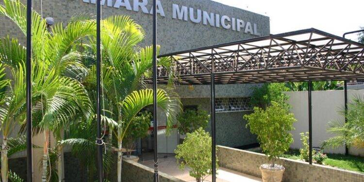 Câmara Municipal lança edital para contratação de estagiários; bolsas passam de R$ 1.400,00