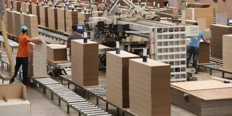 Produção industrial do Paraná cresce 7,7%, maior resultado do País
