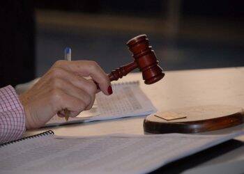 Leilão de veículos do Estado arrecada 567% a mais que o previsto