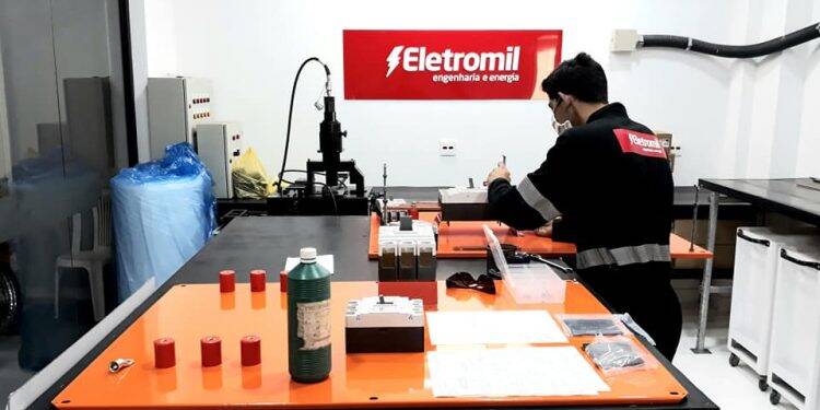 Eletromil Engenharia e Energia faz homenagem à Rádio Cultura