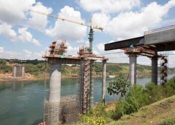 Segunda Ponte: financiada pela Itaipu, metade da obra já deverá estar pronta até o final do ano