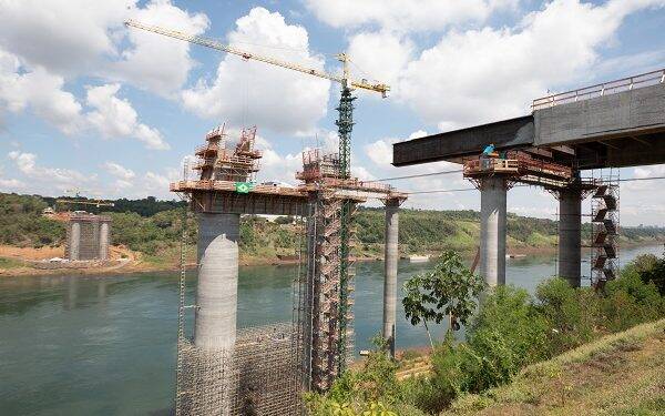 Segunda Ponte: financiada pela Itaipu, metade da obra já deverá estar pronta até o final do ano