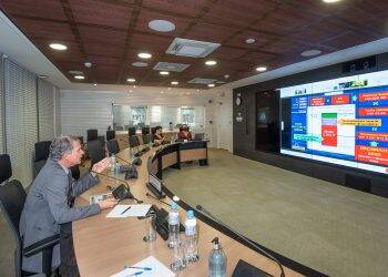 Mais de 60 lideranças políticas e empresariais do Paraná acompanham palestra de Silva e Luna