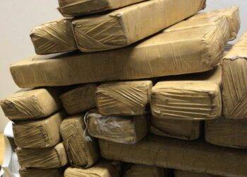 Homem é preso em Foz levando drogas para Curitiba