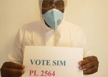 Enfermeiros promovem panelaço nesta sexta-feira (18)