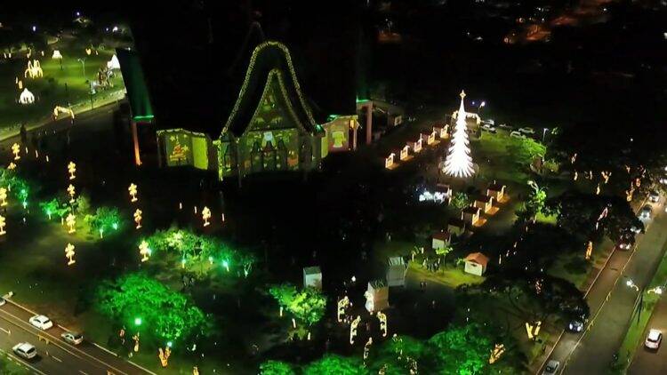 Natal de Luzes da Itaipu oferece espetáculo às famílias das muitas etnias de Foz