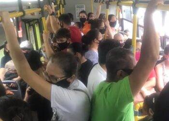 Covid-19: restrições ainda não atingiram o Transporte Coletivo que segue aglomerado