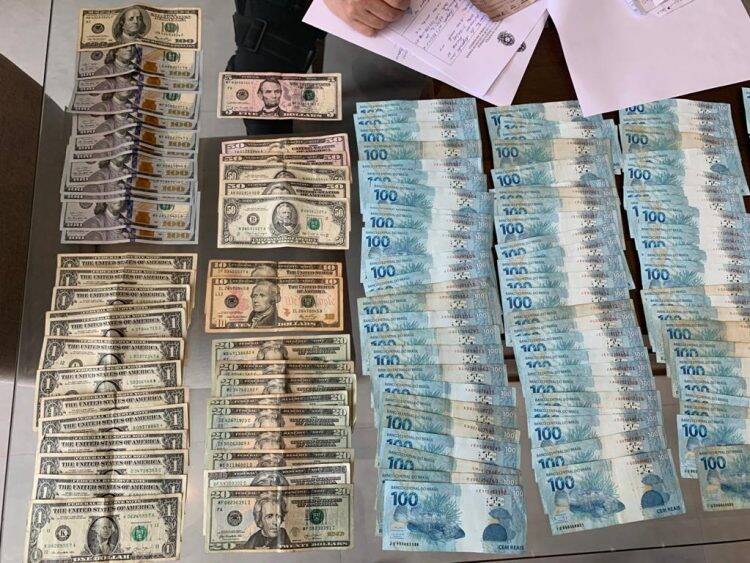 Com mandados cumpridos em Foz, PF mira grande organização criminosa que atua no contrabando de cigarros