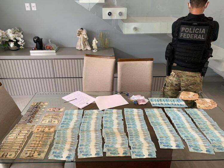 Com mandados cumpridos em Foz, PF mira grande organização criminosa que atua no contrabando de cigarros