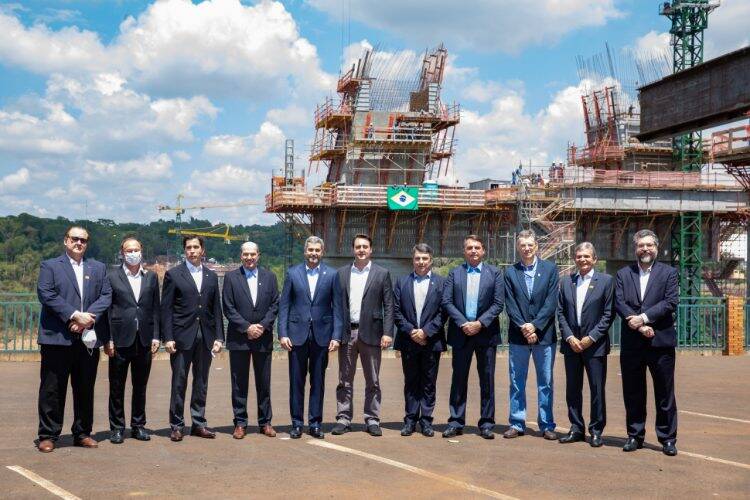 Em visita a Foz do Iguaçu, Bolsonaro reforça bom relacionamento com o Paraguai