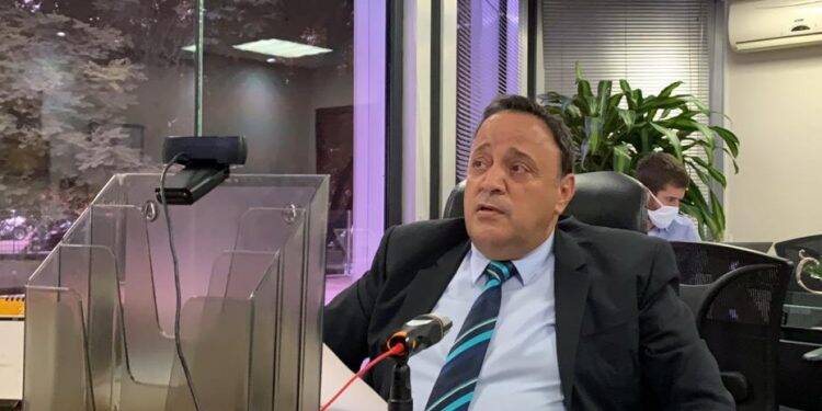 “Projetos do Detran são alívio financeiro para os motoristas paranaenses e também para o caixa do Estado”, destaca Hussein Bakri