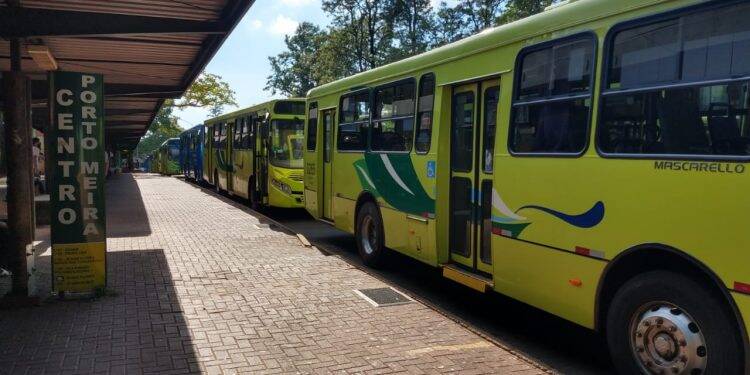 Começa greve do transporte coletivo sem garantias de retorno no horário de pico