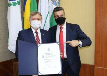 Anatalicio Risden, vice-Almirante da Marinha, integra o rol de Cidadãos Honorários de Foz