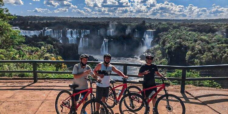 Foz do Iguaçu sobre duas rodas: hotéis estimulam passeios de bicicleta ao ar livre