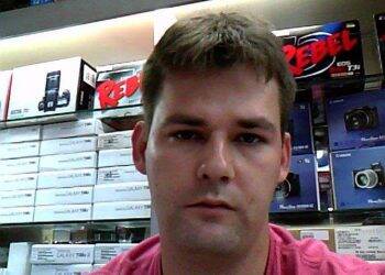 Homem morre após capotar veículo na Rua da República, no Parque Presidente