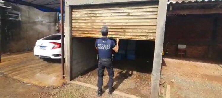 Receita Federal desarticula dois depósitos de mercadorias em Foz