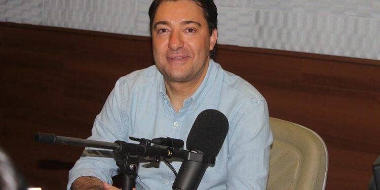 Deputado Giacobo tem princípio de AVC e é internado às pressas