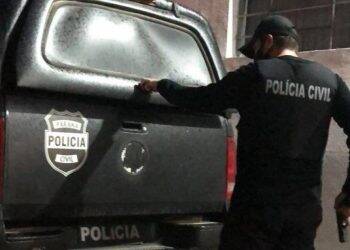 Investigador e agente são presos por extorquir feirantes na Região Metropolitana de Curitiba