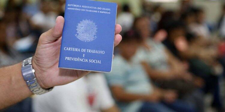 Paraná dobra saldo de empregos e chega a 61 mil novas vagas em 11 meses