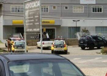 Grupo fortemente armado assalta banco na Região Metropolitana de Curitiba