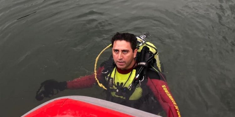 Bombeiros fazem buscas por rapaz que desapareceu no Rio Paraná