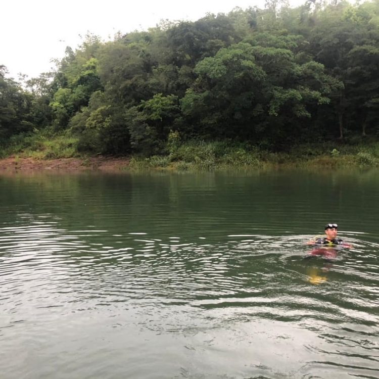 Bombeiros fazem buscas por rapaz que desapareceu no Rio Paraná