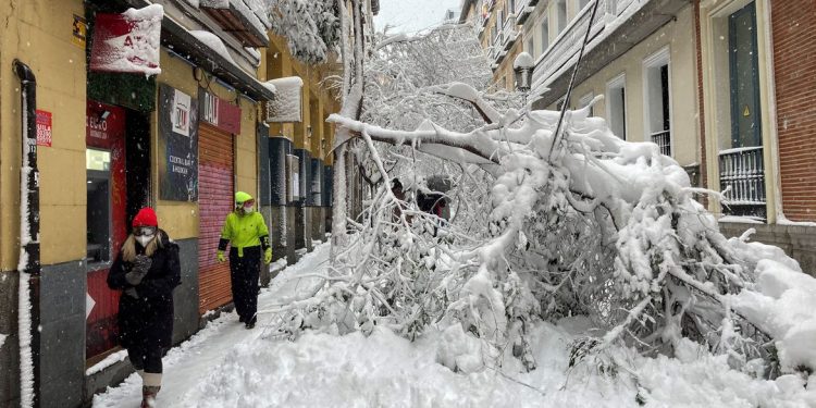 Tempestade de neve provoca três mortes na Espanha