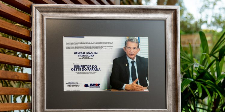 General Silva e Luna recebe o título de Benfeitor do Oeste do Paraná