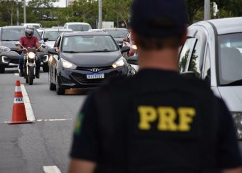 PRF apreende 1,8 mil comprimidos para emagrecimento no oeste do Paraná
