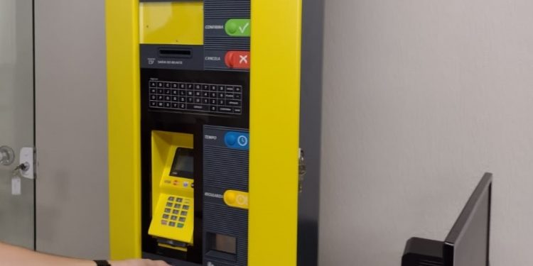 Novo equipamento para pagamento de estacionamento (ESTARFI) está em teste